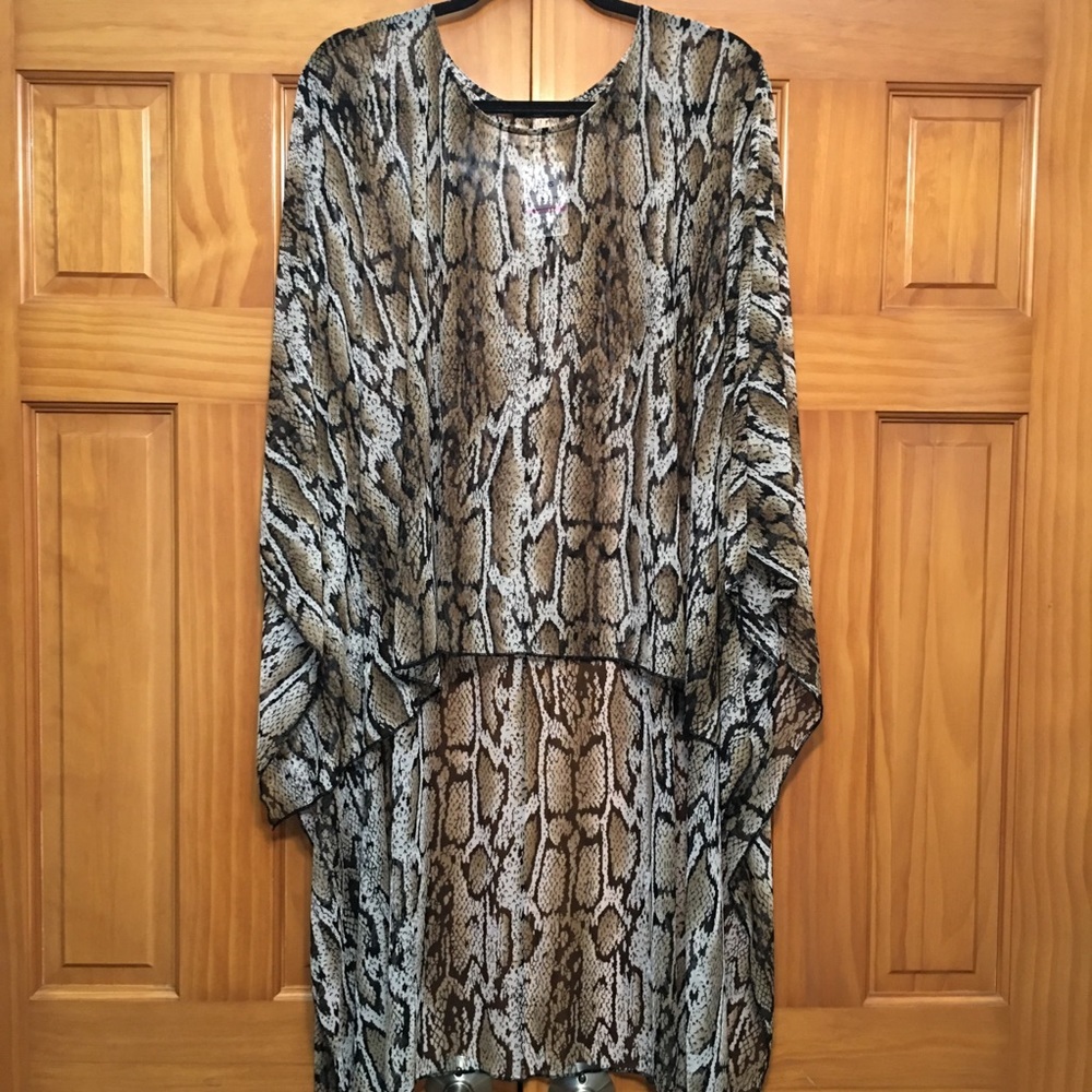 Cha Cha Vente Snakeskin Kimono/Cape